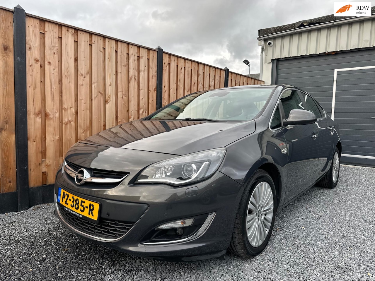 Opel Astra - 1.4 Turbo Cosmo Automaat | Cruise | PDC | APK - AutoWereld.nl