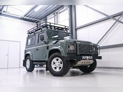 Land Rover Defender 90 - 2.4 TD | Keswick Green | youngtimer | airco | stoelverwarming | X-Tech |