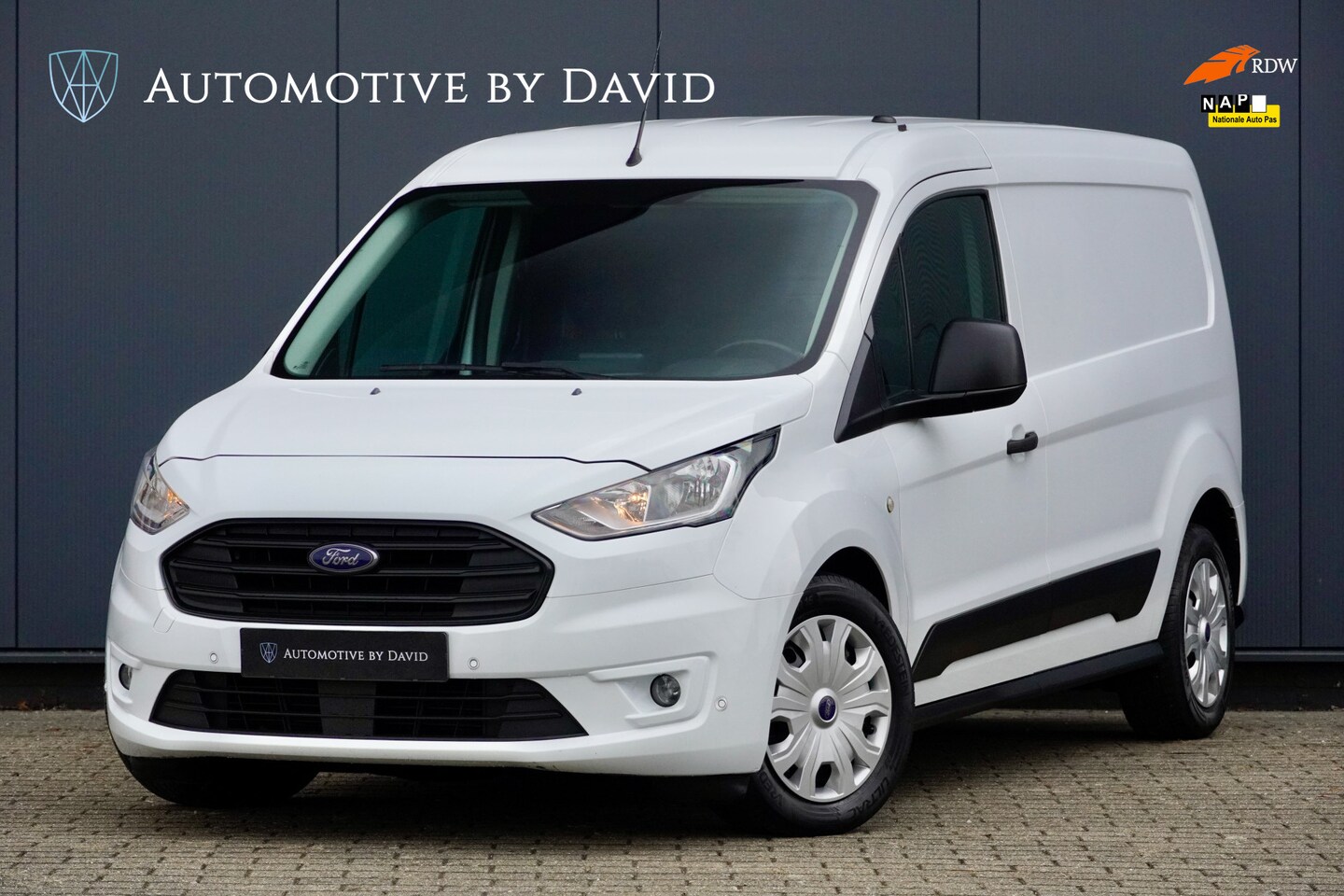 Ford Transit Connect - 1.5 EcoBlue 120 pk L2 FACELIFT AUTOMAAT / TREKHAAK / CAMERA / APPLE CARPLAY / AIRCO / NAVI - AutoWereld.nl