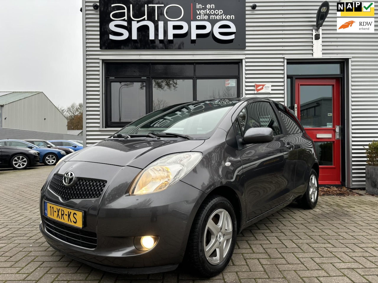 Toyota Yaris - 1.3 VVTi Sol -LEDEREN BEKLEDING-AIRCO-LICHTMETALEN VELGEN-ORIGINEEL NEDERLANDS!-ETC. - AutoWereld.nl