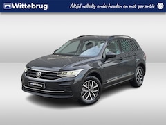 Volkswagen Tiguan - 1.4 TSI 245PK eHybrid Life / Digitale Cockpit / Zwenkbare Trekhaak / Stuur + Stoelverwarmi