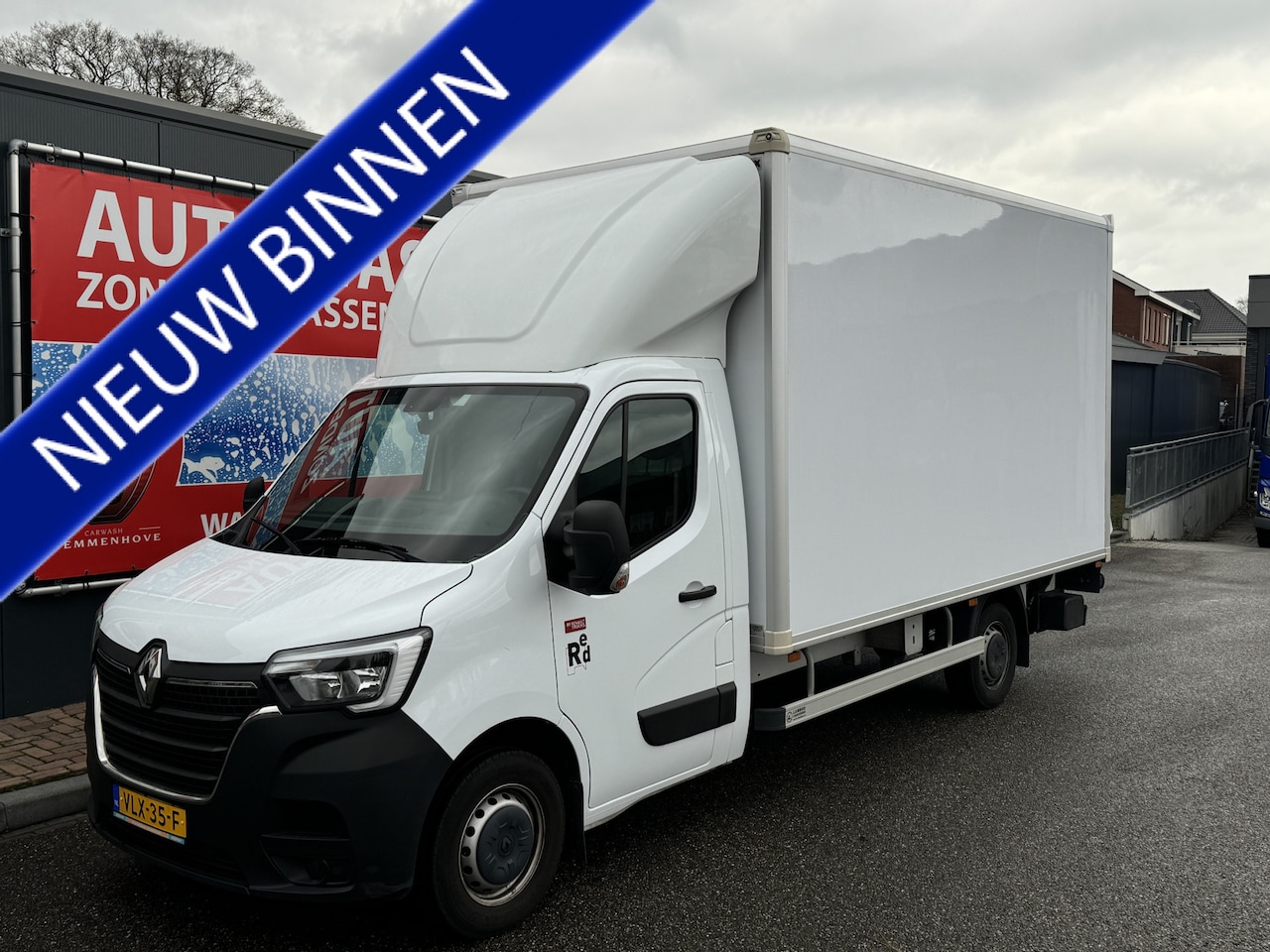 Renault Master - T35 2.3 dCi 145 L4 Meubelbak + Laadlift - AutoWereld.nl