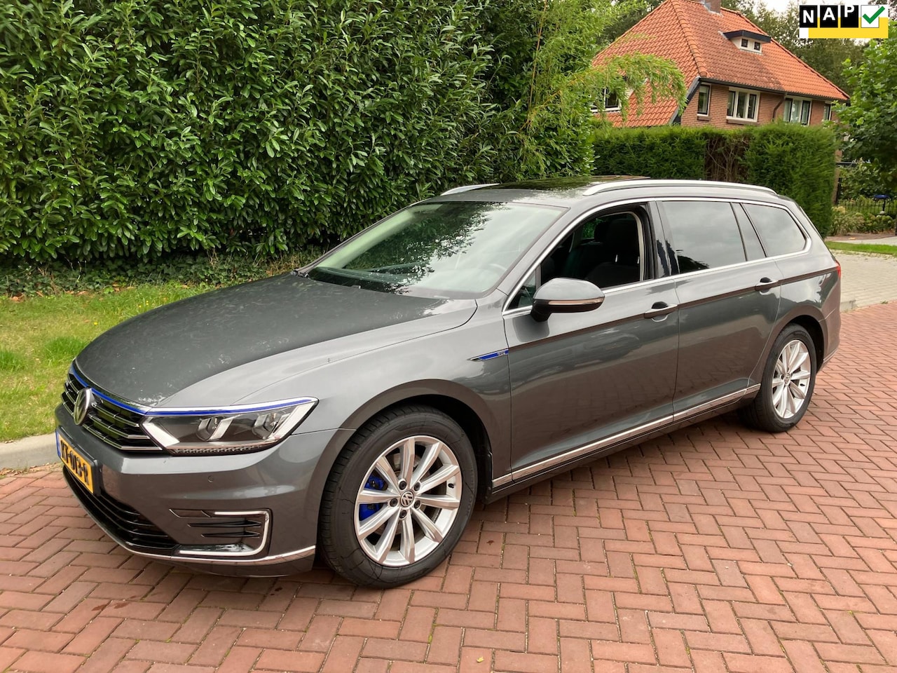 Volkswagen Passat Variant - 1.4 TSI GTE Connected Series Plus mooie auto vele opties trekhaak alcantara dab - AutoWereld.nl