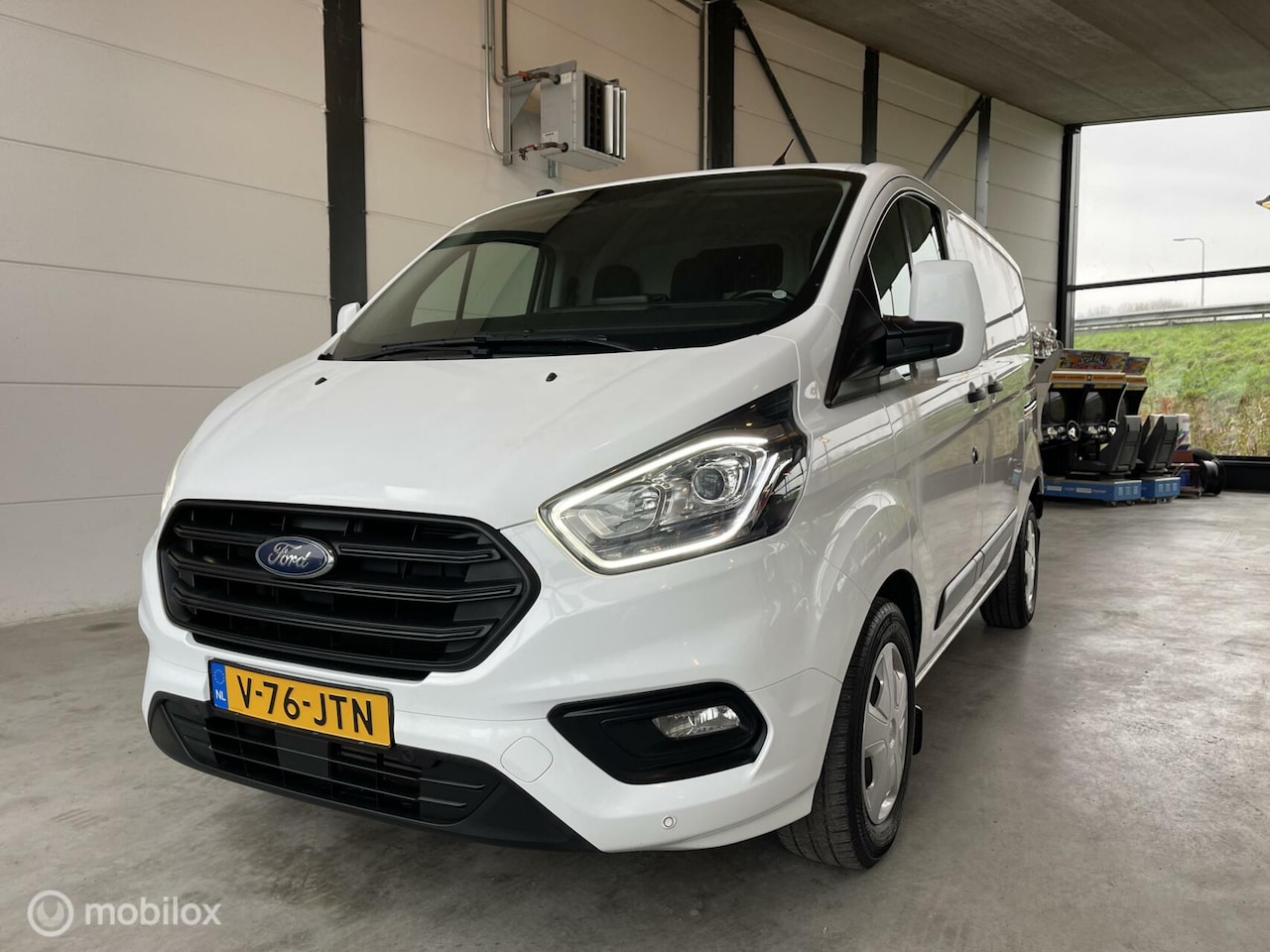 Ford Transit Custom - 320 2.0 TDCI L1H2 navi autom. - AutoWereld.nl