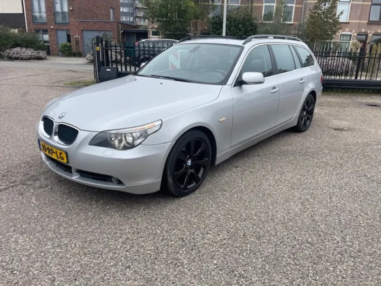 BMW 5-serie Touring - 525i Executive! Pano! Leder! Automaat! - AutoWereld.nl