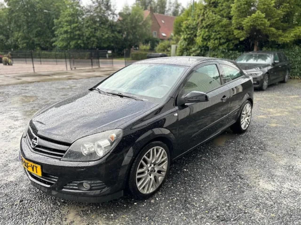 Opel Astra GTC - 2.0 T Sport !GOED-ONDERHOUDEN! !RIEM- VRVN! - AutoWereld.nl