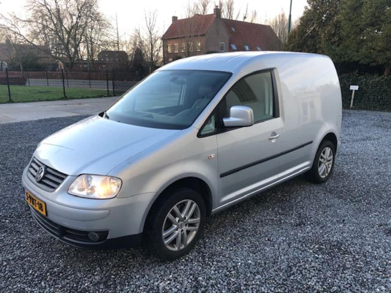 Volkswagen Caddy - 2.0TDI 140PK! !NEW-D-RIEM!! NAVI!EX BTW! - AutoWereld.nl