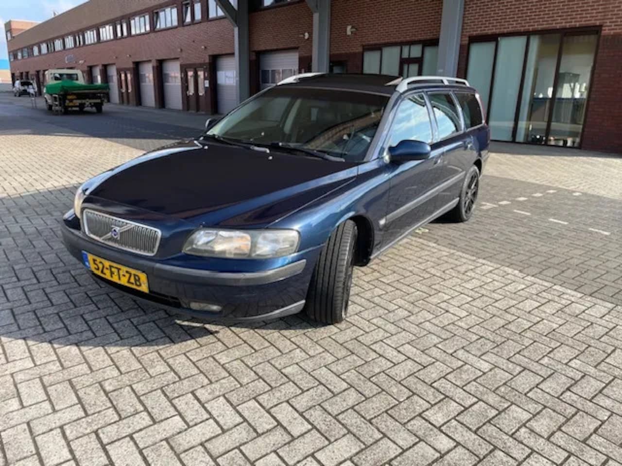 Volvo V70 - 2.4 T Comfort Line! Automaat! Gechipt! 235 PK!! - AutoWereld.nl