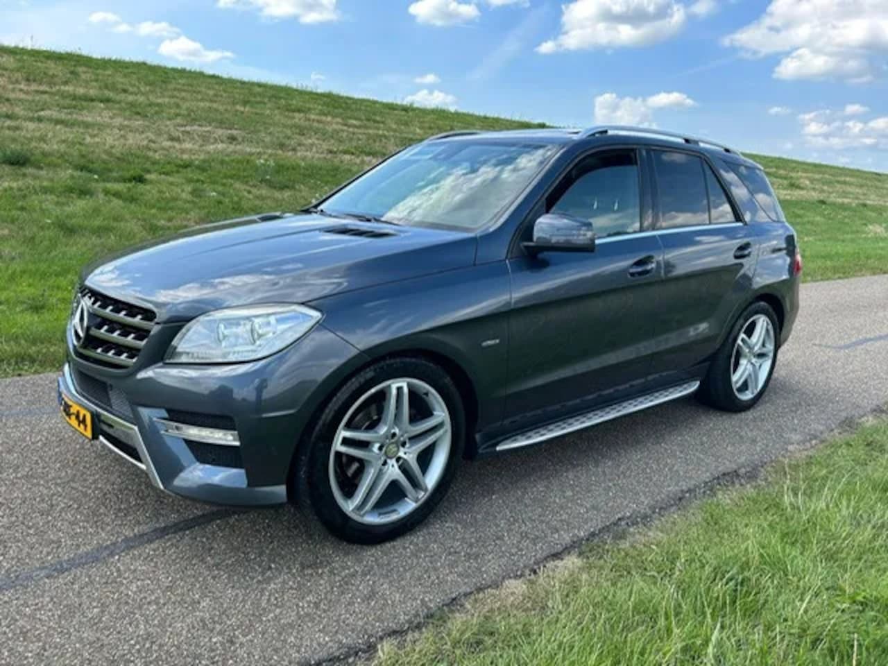 Mercedes-Benz M-klasse - 350 BlueTEC !SCHUIFDAK! ! SIDEBARS! - AutoWereld.nl