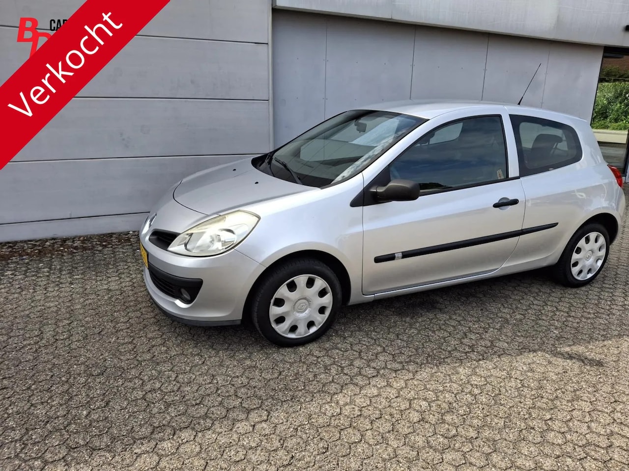 Renault Clio - 1.2-16V Authentique 1.2-16V Authentique - AutoWereld.nl