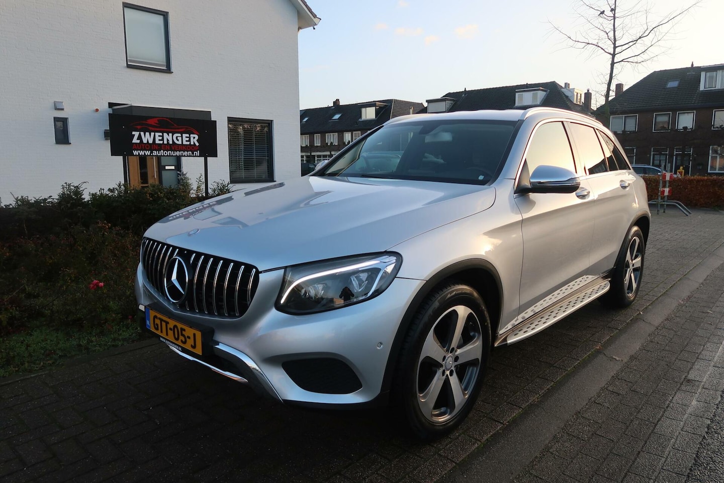 Mercedes-Benz GLC-klasse - 250 4MATIC NAVIGATIE|TREKHAAK|LEDER|CAMERA|ALARM|LED|GOED ONDERHOUDEN - AutoWereld.nl