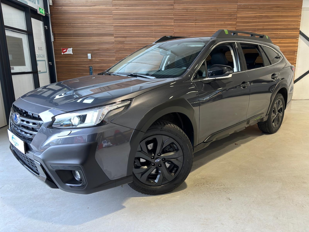 Subaru Outback - 2.5i Field Black ed. AWD | EyeSight | X-Mode | LED | Carplay | ACC | Front assist | Camera - AutoWereld.nl