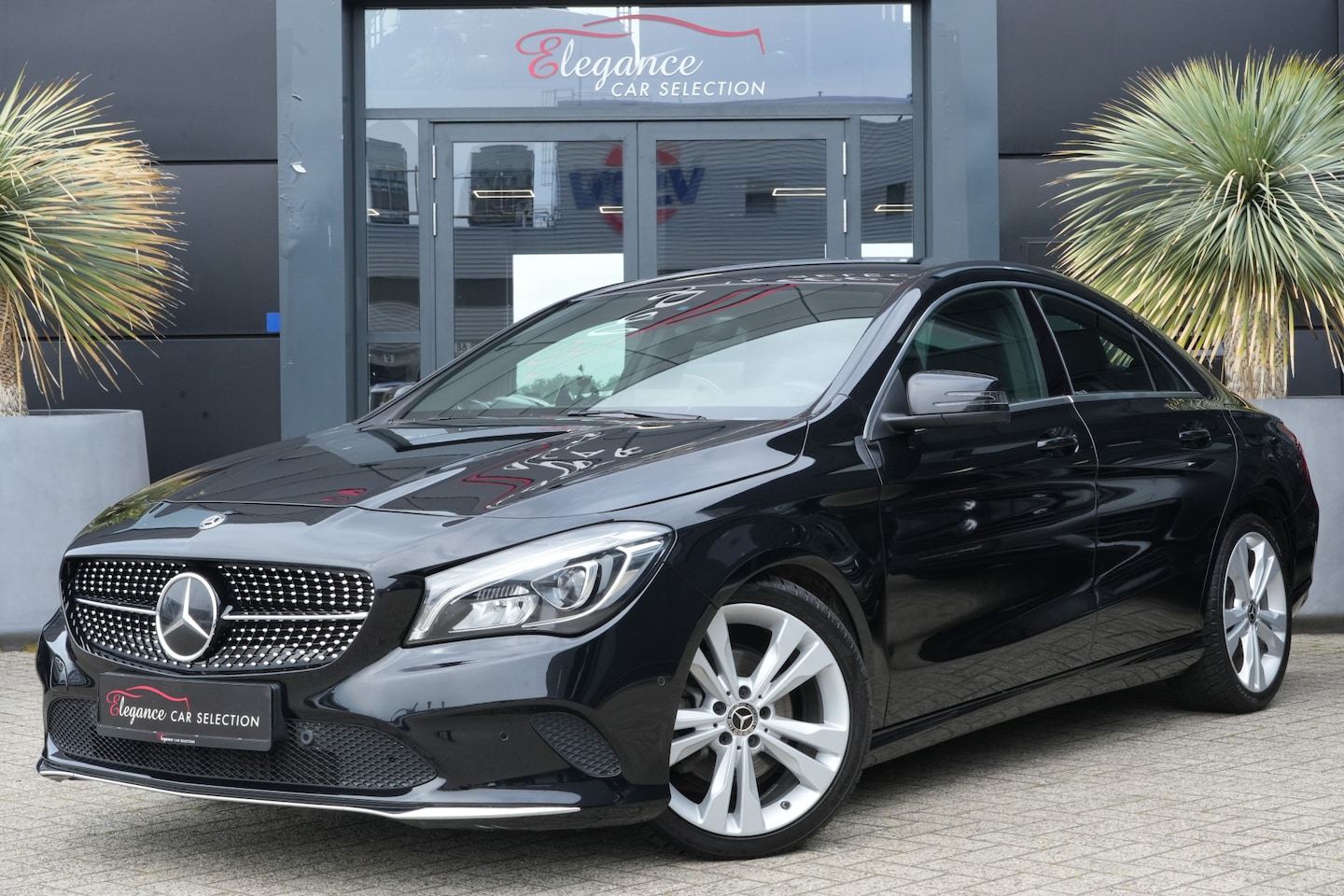 Mercedes-Benz CLA-Klasse - 180 Sport Edition Limited 123pk Navigatie/Stoelverwarming/PDC - AutoWereld.nl