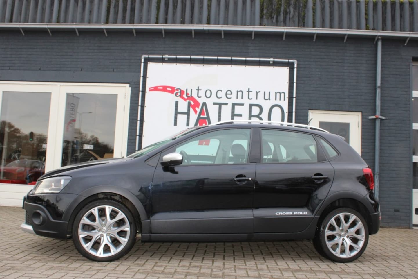 Volkswagen Polo - 1.2 TSI  Cross 90 pk ClimateenCruise PDC Multimedia 17LM - AutoWereld.nl