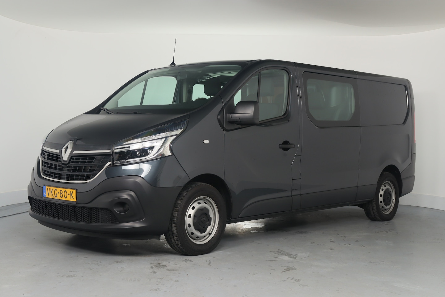 Renault Trafic - 2.0 dCi 145 T29 L2H1 DC Comfort Automaat | 1e Eigenaar! | LED | Navigatie | Trekhaak | Air - AutoWereld.nl