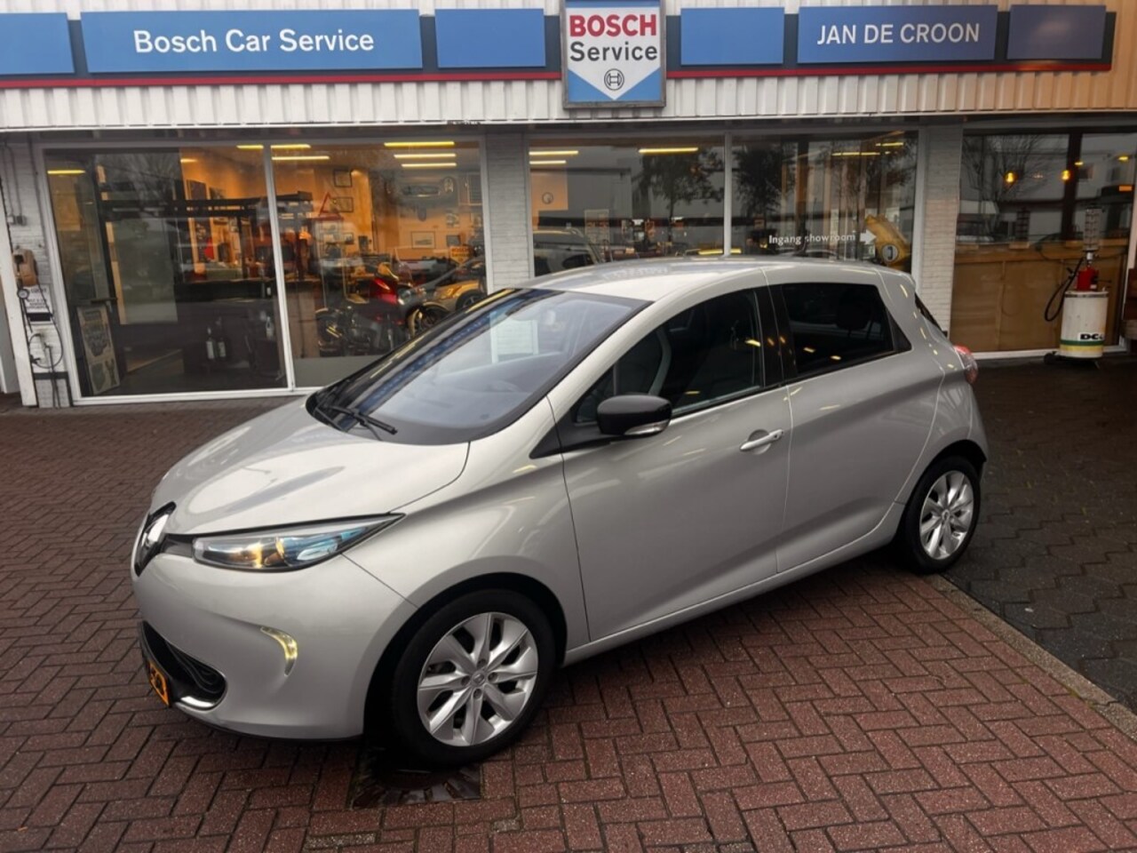 Renault Zoe - Q210 ZEN QC 22kW NL-auto 2e eigenaar HUUR ACCU #SUBSIDIE - AutoWereld.nl