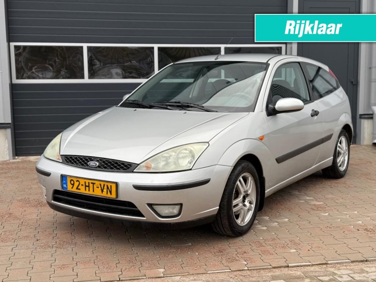 Ford Focus - 1.6-16V TREND * APK 07-2025 * AIRCO TREKHAAK SPORTVELGEN - AutoWereld.nl