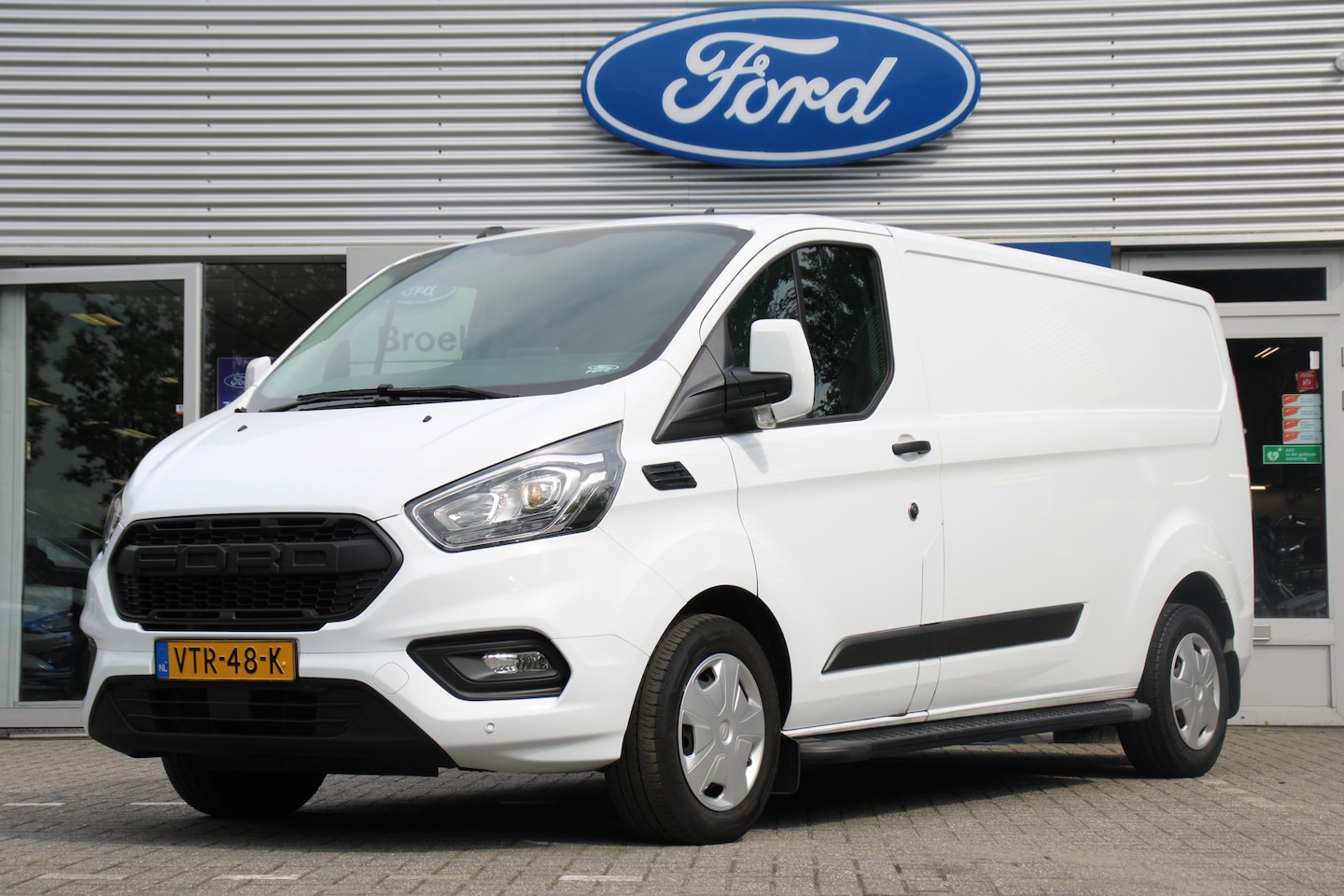 Ford Transit Custom - 300 2.0 TDCI L2H1 AUTOMAAT I NL-AUTO! I DEALER OH I CRUISE I CAMERA I APPLE CARPLAY & ANDR - AutoWereld.nl