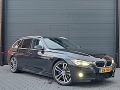 BMW 3-serie Touring - 318i M Sport Touring M-Sport pakket 19 inch - Head up Automaat Prachtige dealer onderhoude