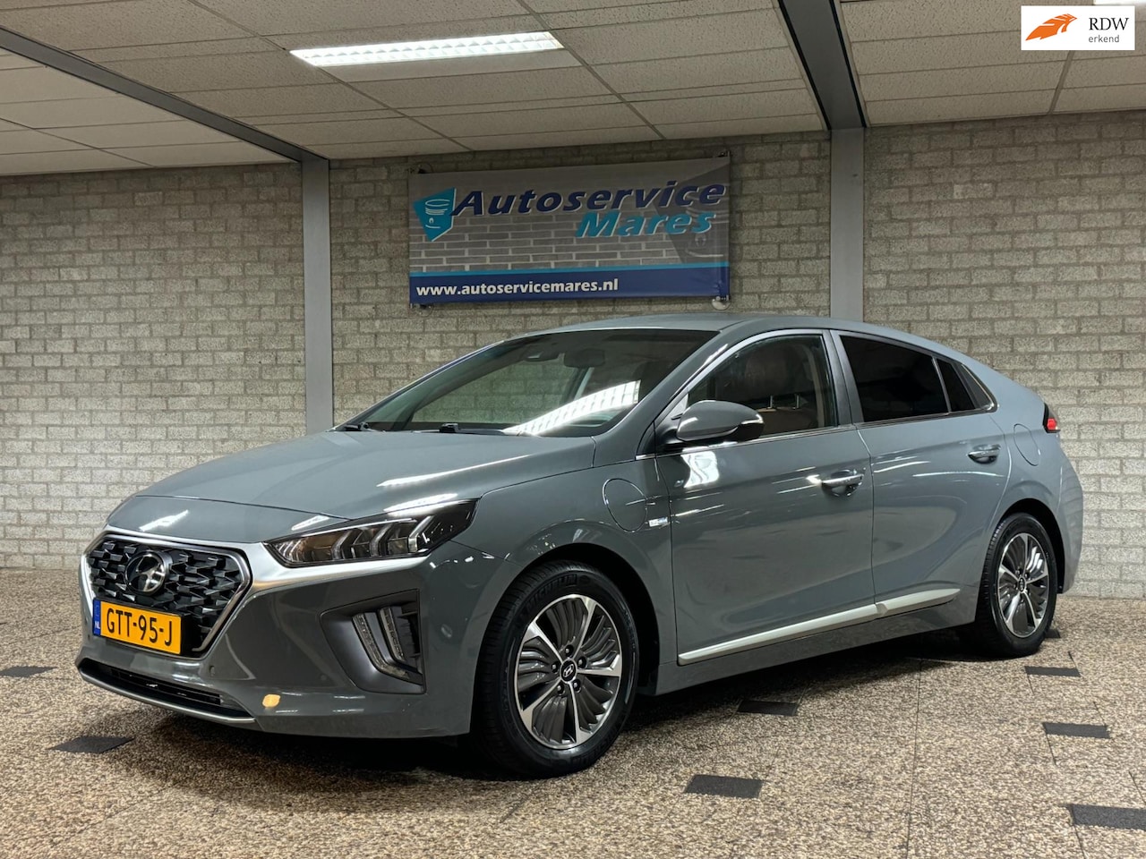 Hyundai IONIQ - 1.6 GDi PHEV Premium plus, navi, camera, adapt cruise, leder, Stoelverw/ventilatie, keyles - AutoWereld.nl