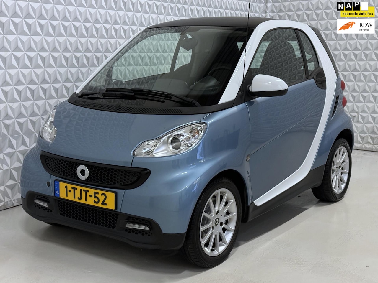 Smart Fortwo coupé - 1.0 mhd Airco 1e Eigenaar 48.000km (2014) - AutoWereld.nl