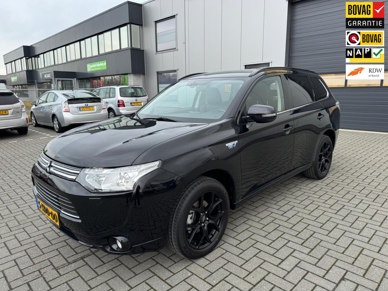 Mitsubishi Outlander - 2.0 PHEV instyle 2.0 PHEV Instyle - AutoWereld.nl