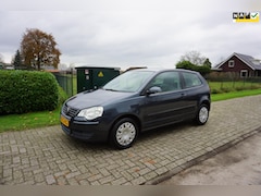 Volkswagen Polo - 1.4-16V Turijn automaat AIRCO apk dec 2025