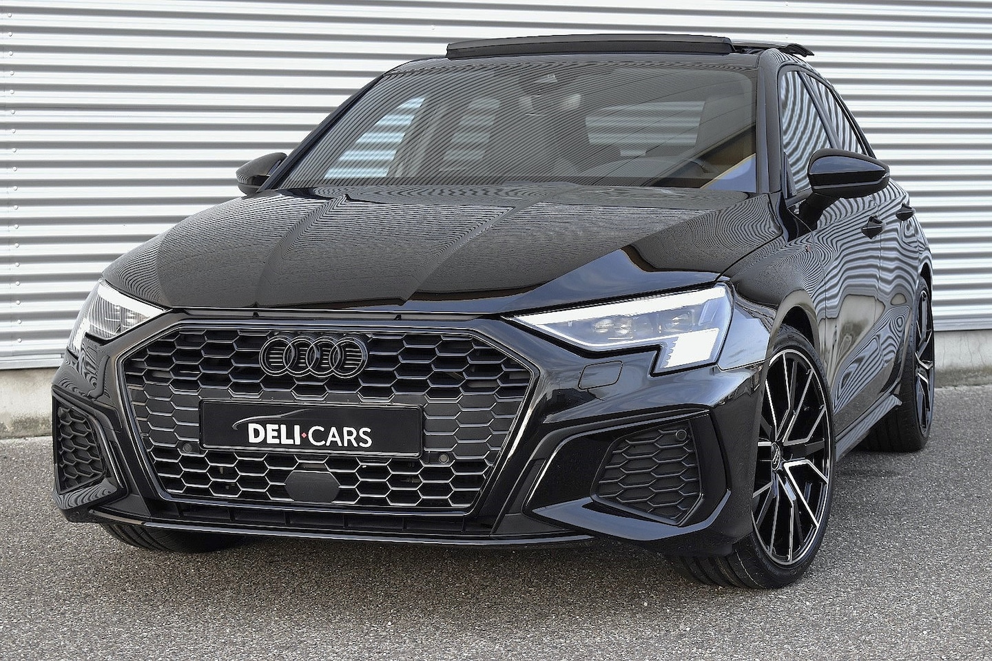 Audi A3 Sportback - 35 TFSI S-edition 150 pk Black RS-stoelen | Pano | Virtual | Apple-Carplay - AutoWereld.nl