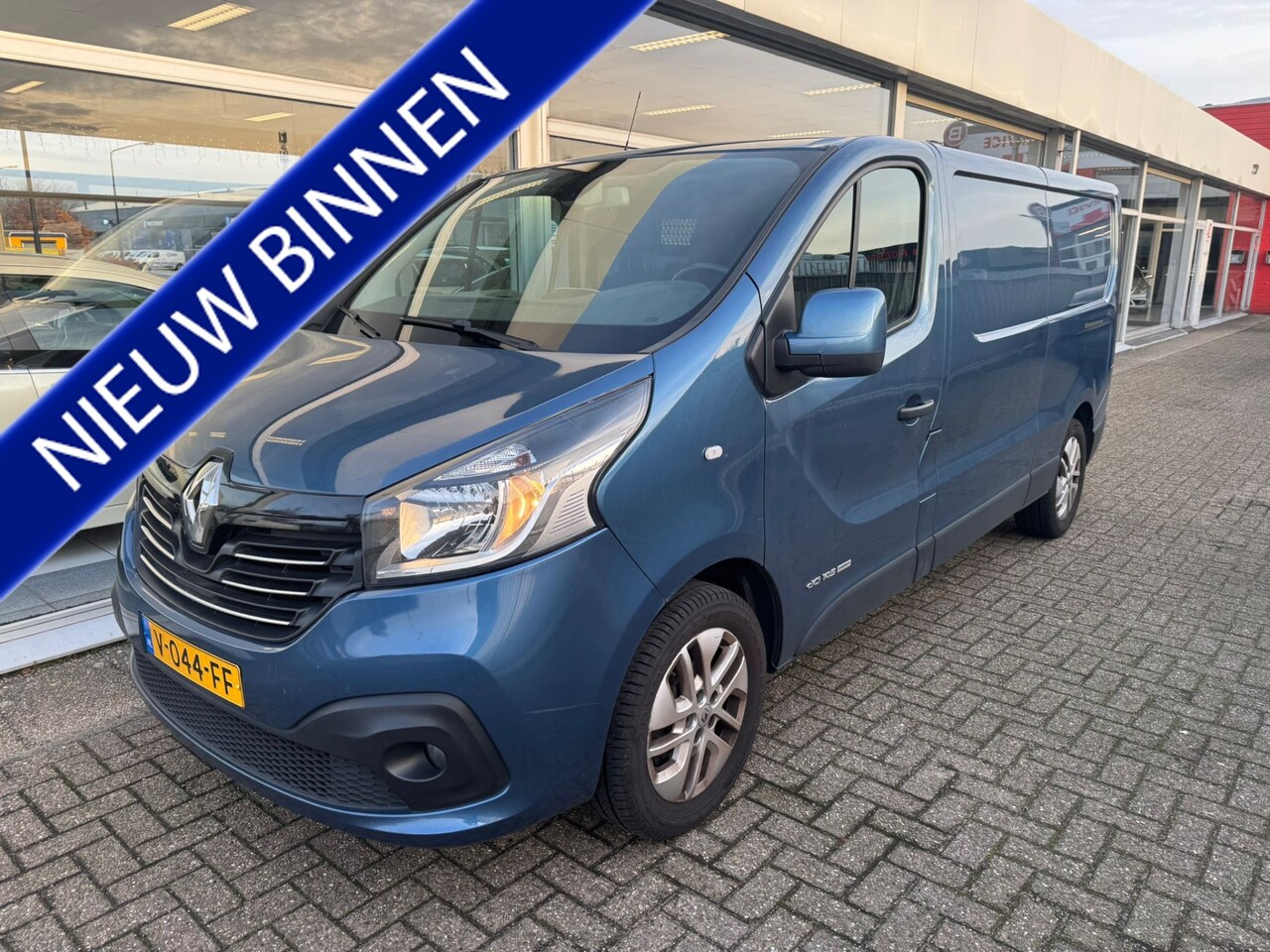 Renault Trafic - 1.6 dCi T29 L2H1 DC Luxe Energy | 1e eigenaar | 3-zitplaatsen | Airco | Achteruitrijcamera - AutoWereld.nl