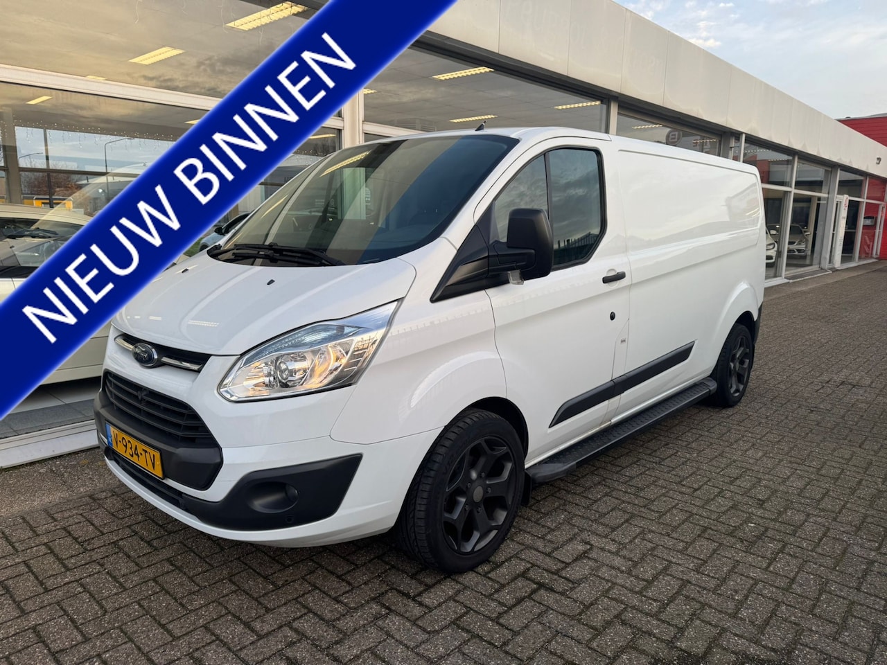 Ford Transit Custom - 290 2.2 TDCI L2H1 Ambiente | 1e eigenaar | Zijschuifdeur-rechts | 3-zitplaatsen | Airco | - AutoWereld.nl