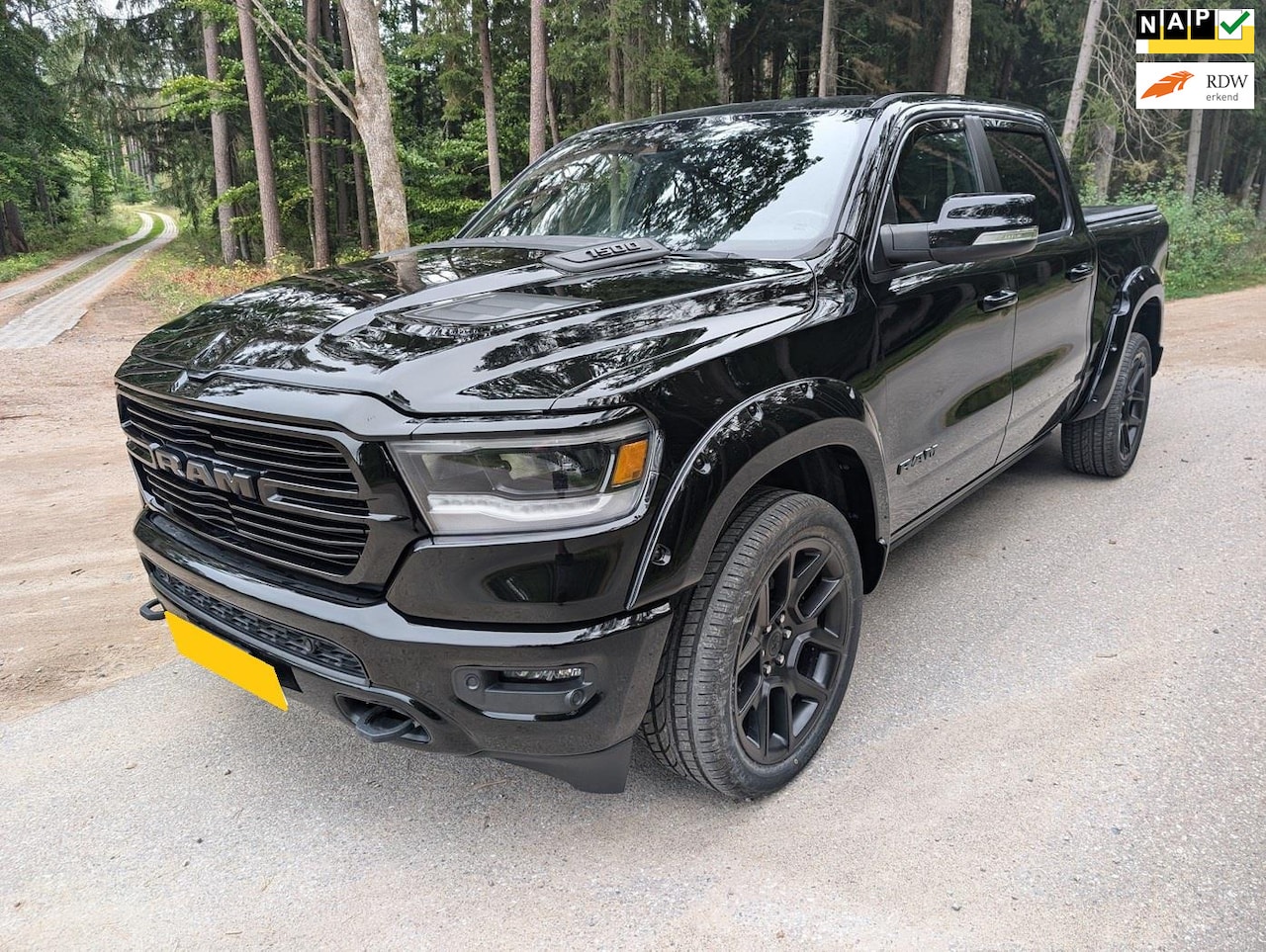 Dodge Ram 1500 - Larami Black Edition 5.7 V8 4x4 Crew Cab LPG onderbouw - AutoWereld.nl