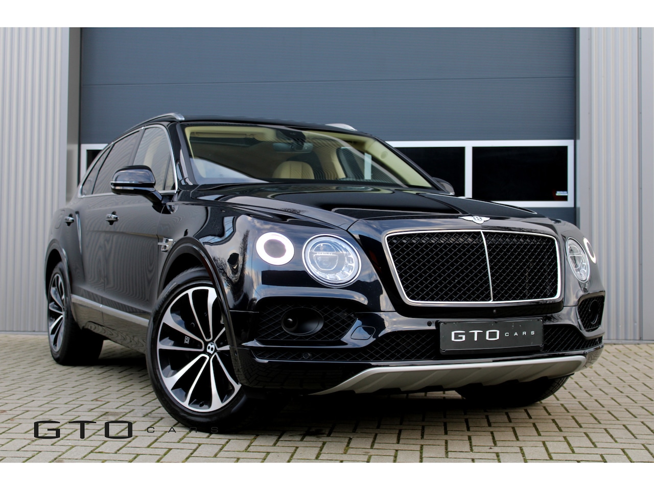 Bentley Bentayga - 4.0 V8 Nachtzicht / NAIM / Mulliner / City & Touring Pack / Panoramadak - AutoWereld.nl