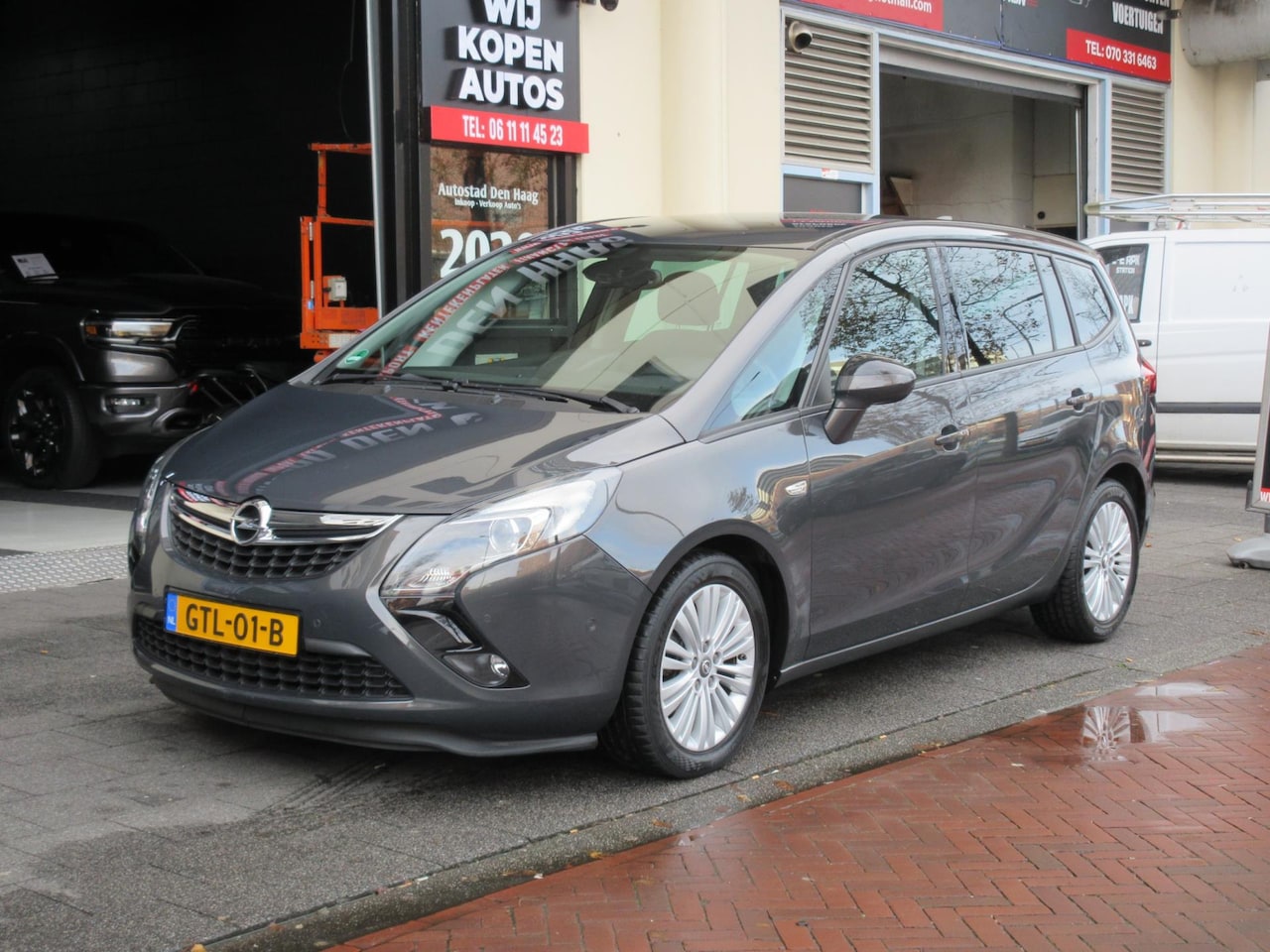 Opel Zafira Tourer - 1.4 Innovation 7 Persoons Navi Clima Camera PDC - AutoWereld.nl