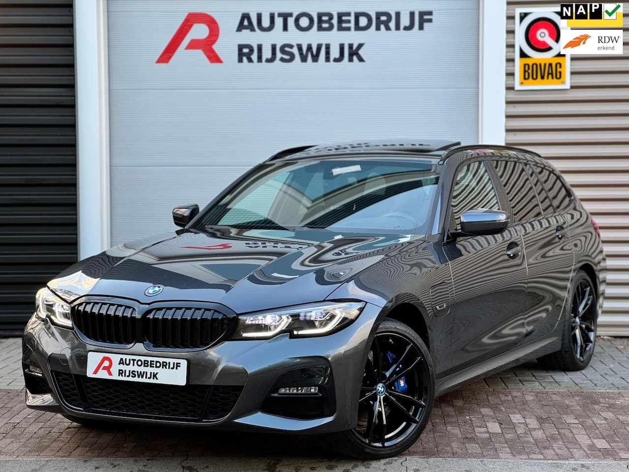 BMW 3-serie - 330e xDrive Pano/HUD/Trekhaak - AutoWereld.nl