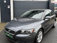 Volvo S40 - 2.4 leder airco cruise grijs