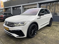 Volkswagen Tiguan - 1.5 TSI R-Line Business+ Pano , LED