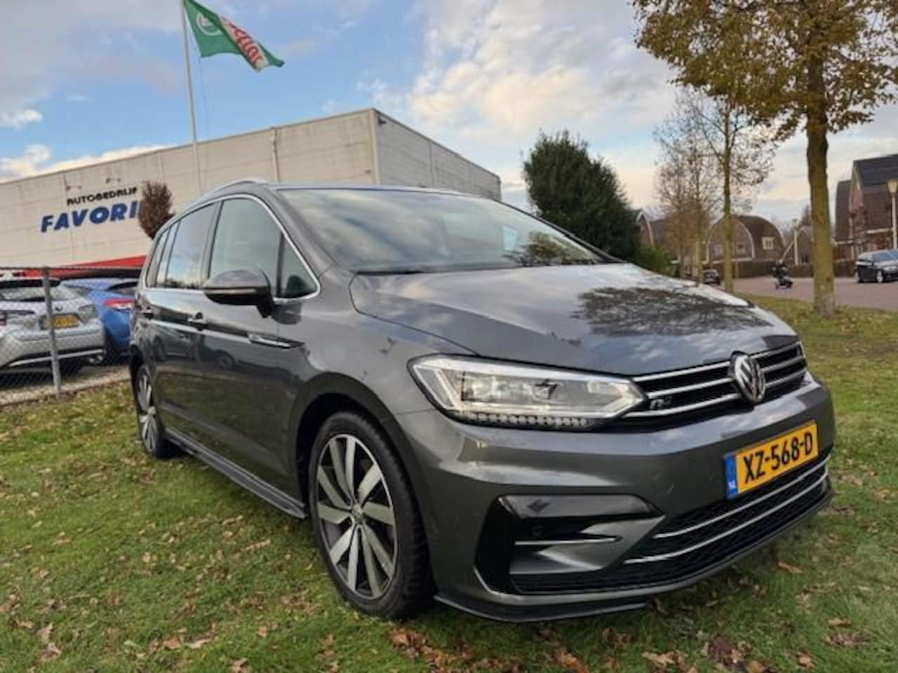 Volkswagen Touran - 1.5TSI HIGHLINE BUSINESS R /DSG/XEN/ALCAN/18INCH - AutoWereld.nl