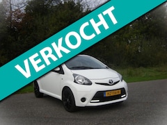 Toyota Aygo - 1.0 VVT-i Comfort Orange . Airco . Elec ramen . LMV . enz