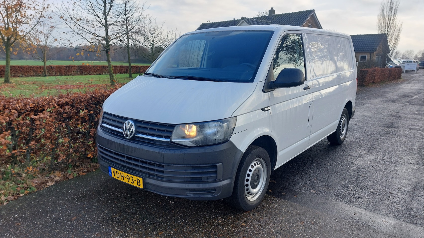 Volkswagen Transporter - 2.0 TDI L1H1 Highline AIRCO/NAVI/DSG BJ 2020 - AutoWereld.nl