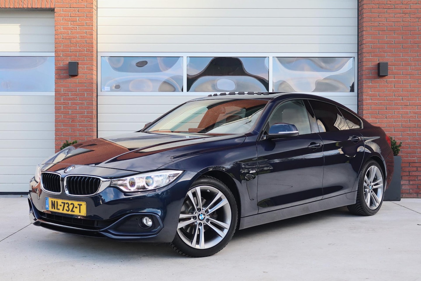 BMW 4-serie Gran Coupé - 420i 184pk M-Sport stuur - Schuif/kantel dak - Harman Kardon - High Executive Sportline - - AutoWereld.nl