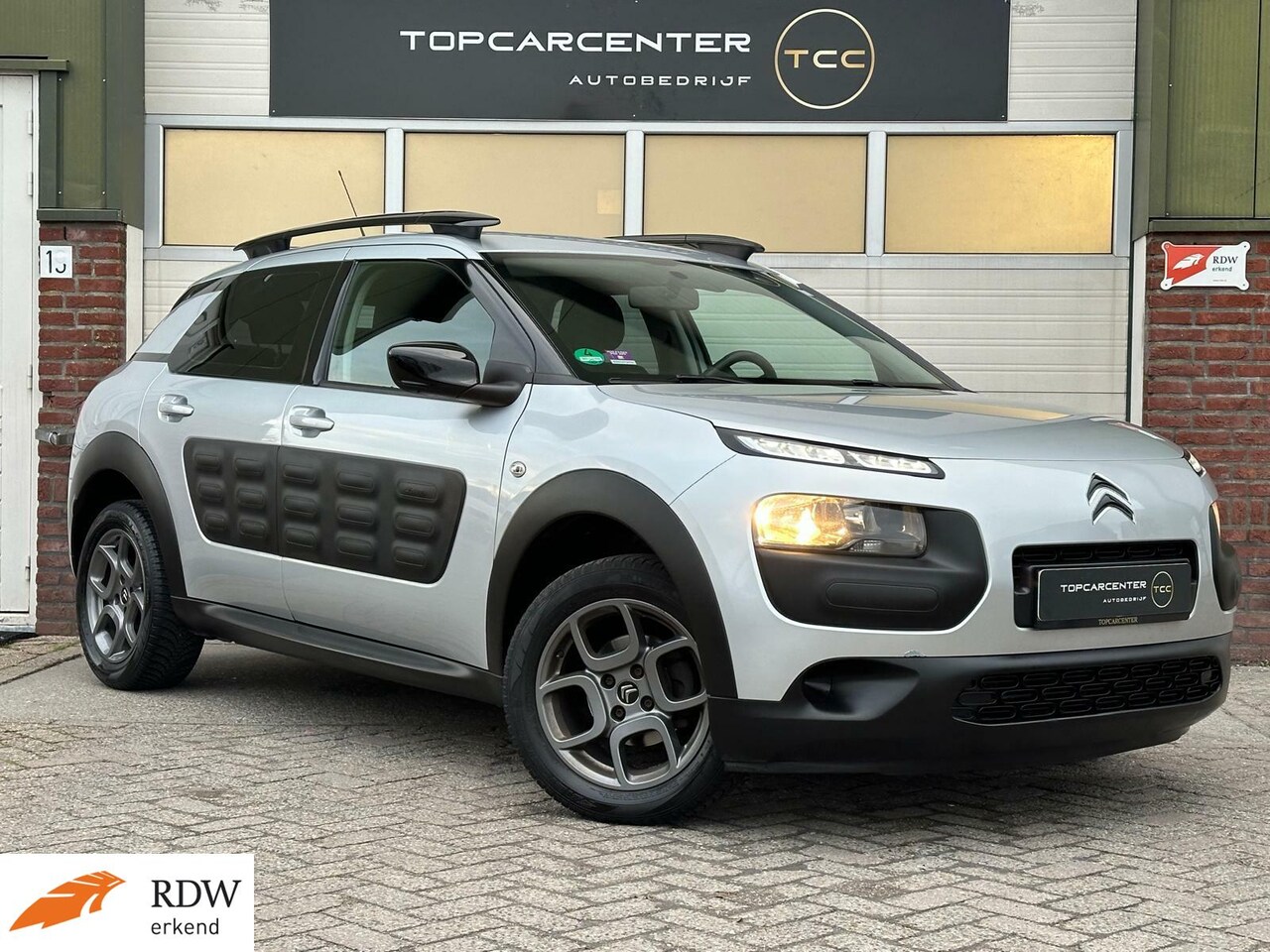 Citroën C4 Cactus - 1.2 PureTech Shine/AIRCO/NAVI/TREKH/AUT/APK - AutoWereld.nl