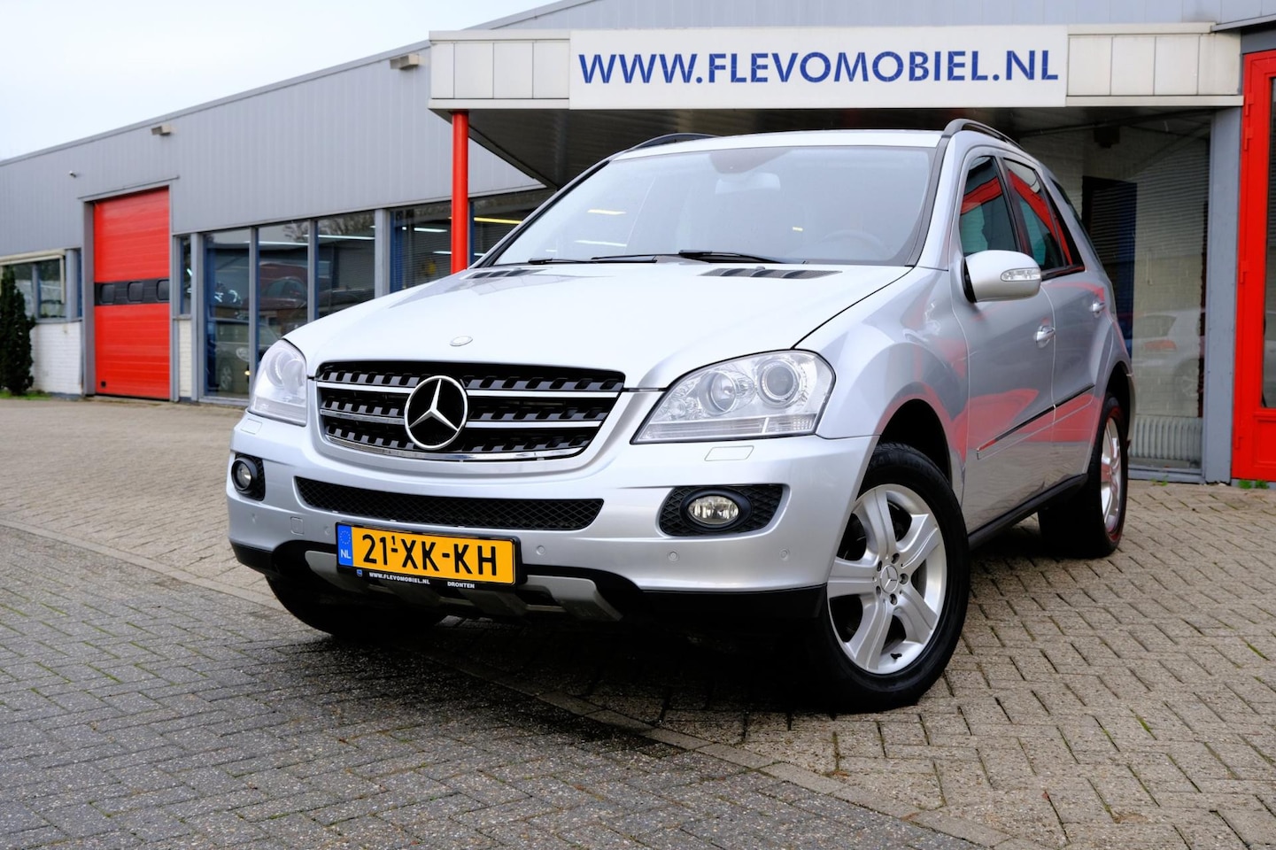 Mercedes-Benz M-klasse - 320 CDI 4Matic Aut. Xenon|Leder-Alcantara|Navi|Clima|Youngtimer! - AutoWereld.nl