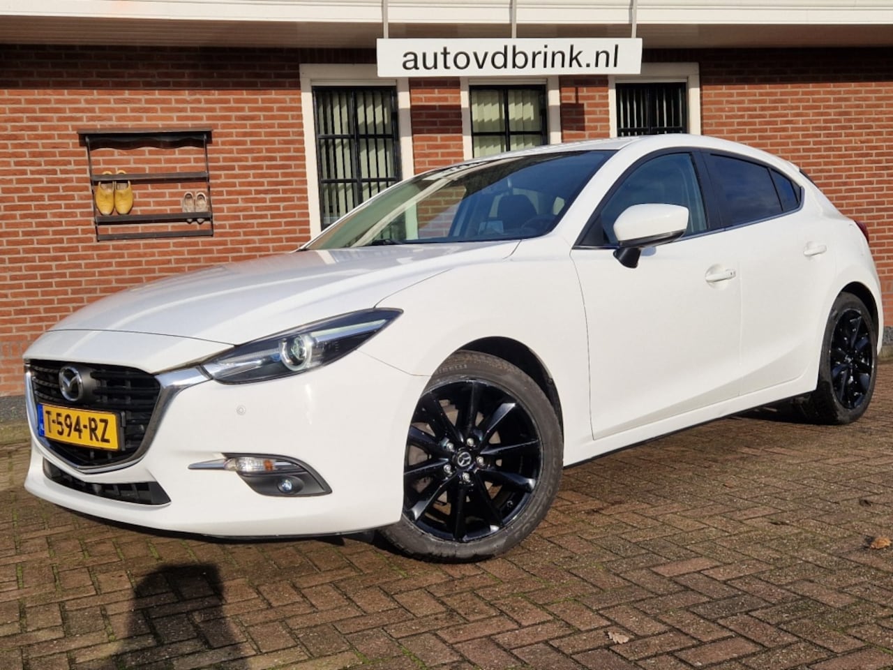 Mazda 3 - 2.0 S.A. 120 GT-M, STUURVERWARMING, STOELVERWARMING, HEAD-UP DIS - AutoWereld.nl