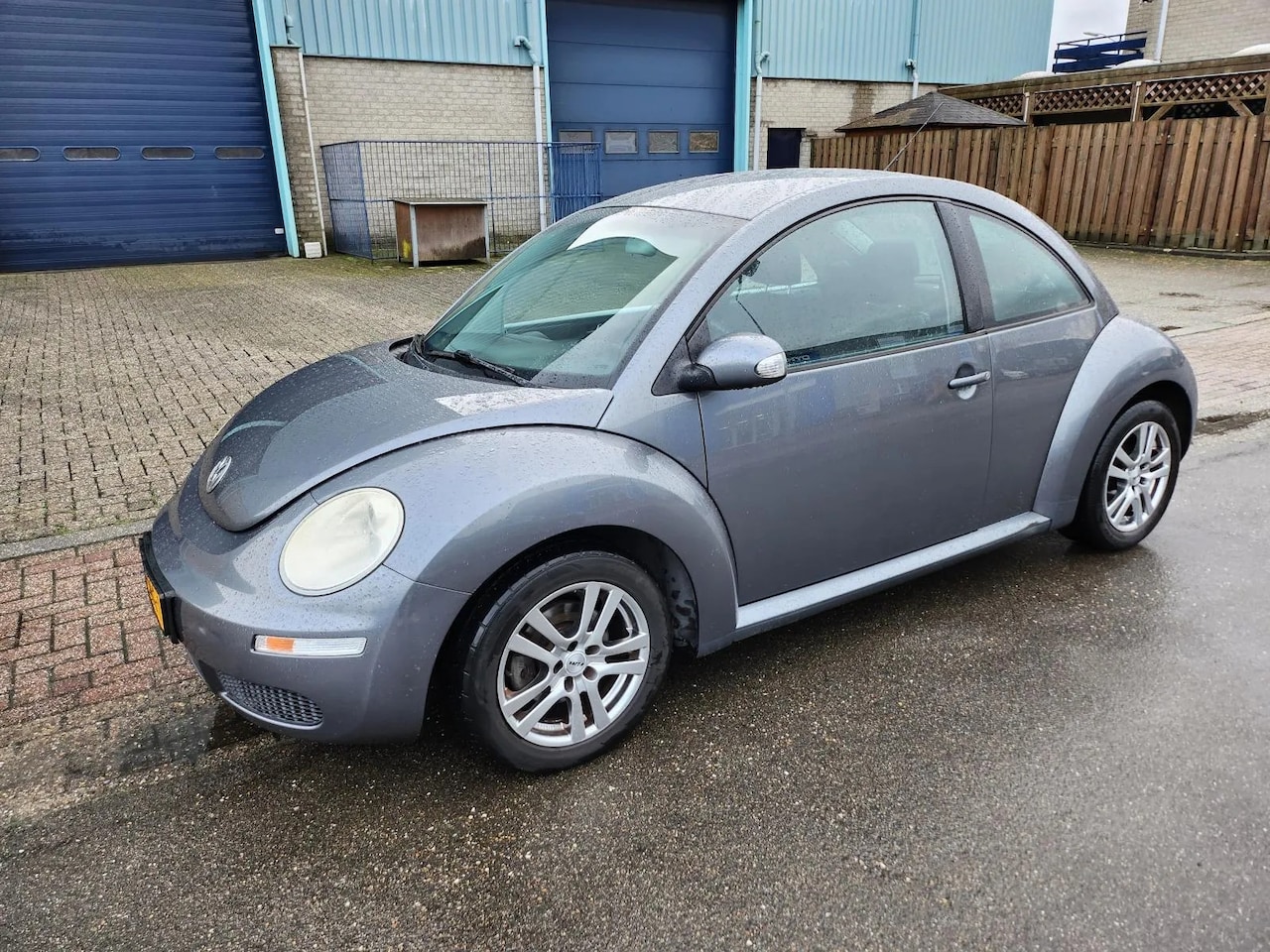 Volkswagen New Beetle - 1.6 Trendline *AIRCO*CV*ELEC.RAMEN*16 INCH - AutoWereld.nl