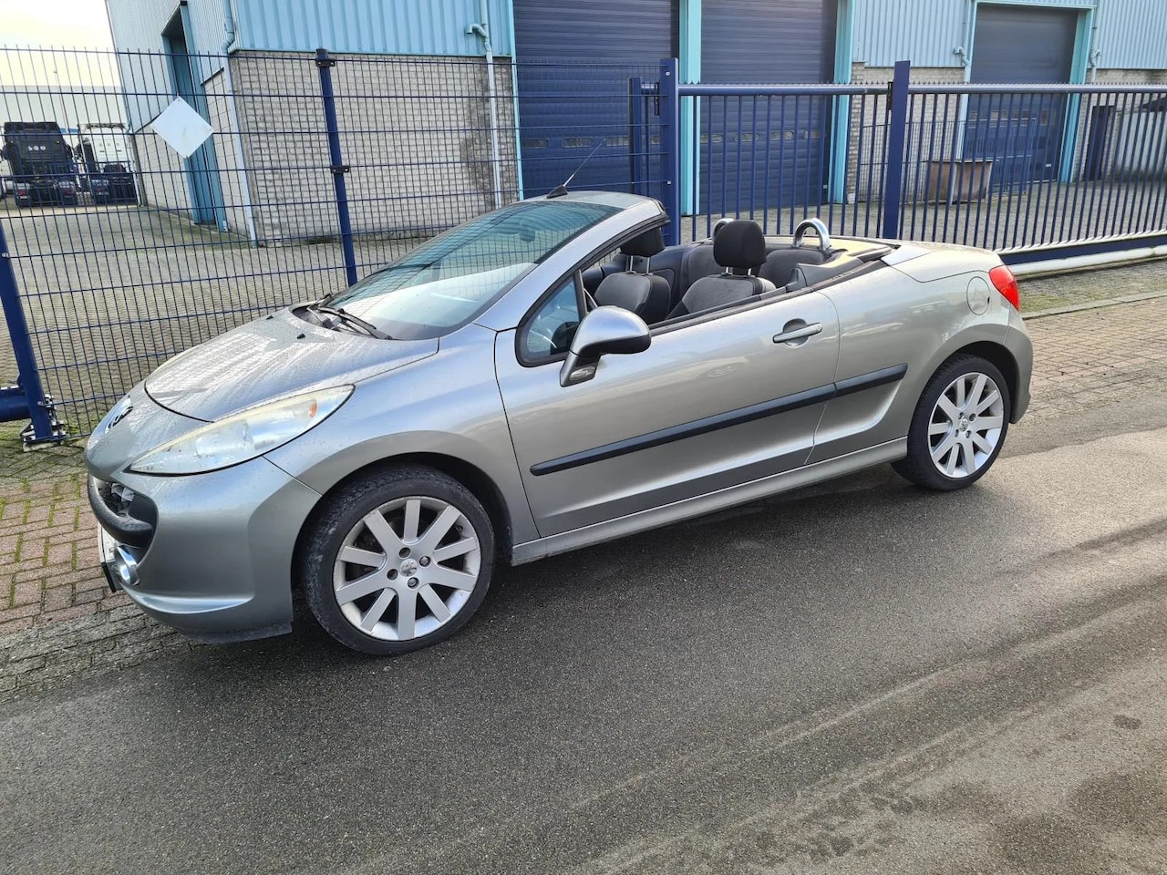 Peugeot 207 CC - 1.6 VTi *197.168 KM*AIRCO*CV*ELEC.RAMEN*17 INCH - AutoWereld.nl