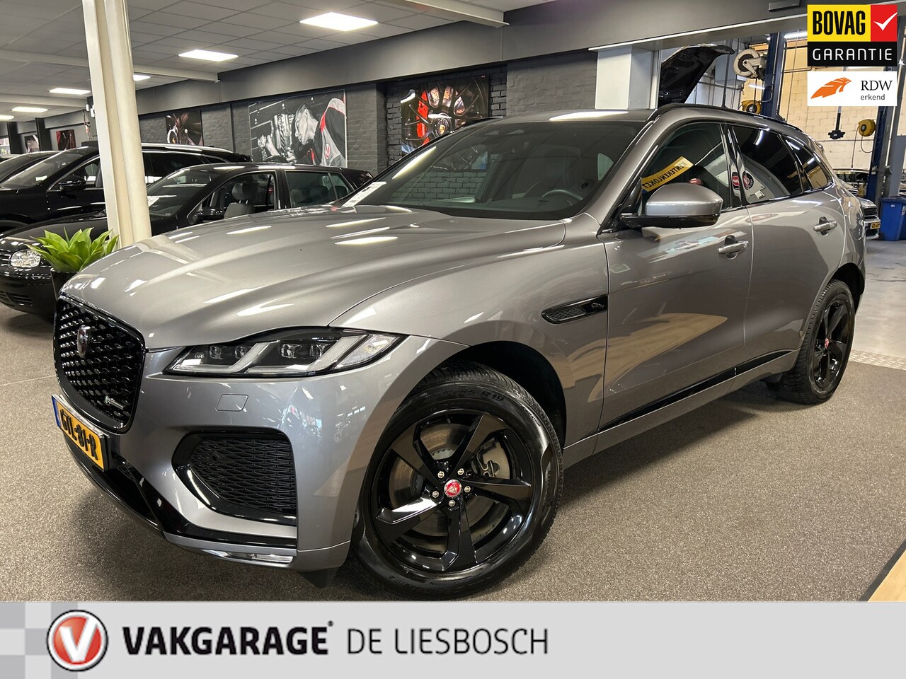 Jaguar F-Pace - 2.0 P400e PHEV R-Dynamic SE / pano / Meridian audio / navi / camera / leer / headup / stuu - AutoWereld.nl