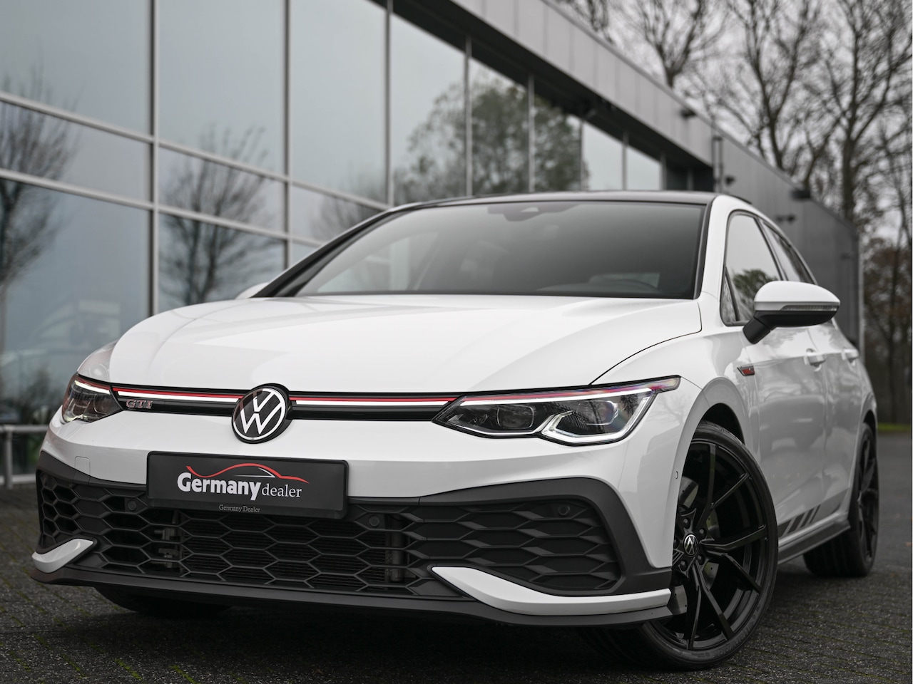 Volkswagen Golf - 2.0 TSI 300pk GTI Clubsport HUD Pano Ambient Stuurverw ACC Dodehoek - AutoWereld.nl