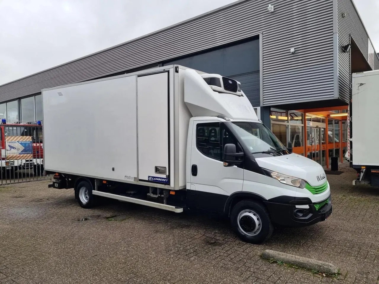 Iveco Daily - 72C18/ 70C18 Kuhlkoffer/ Carrier 600 MT/ LBW/ Standby - AutoWereld.nl