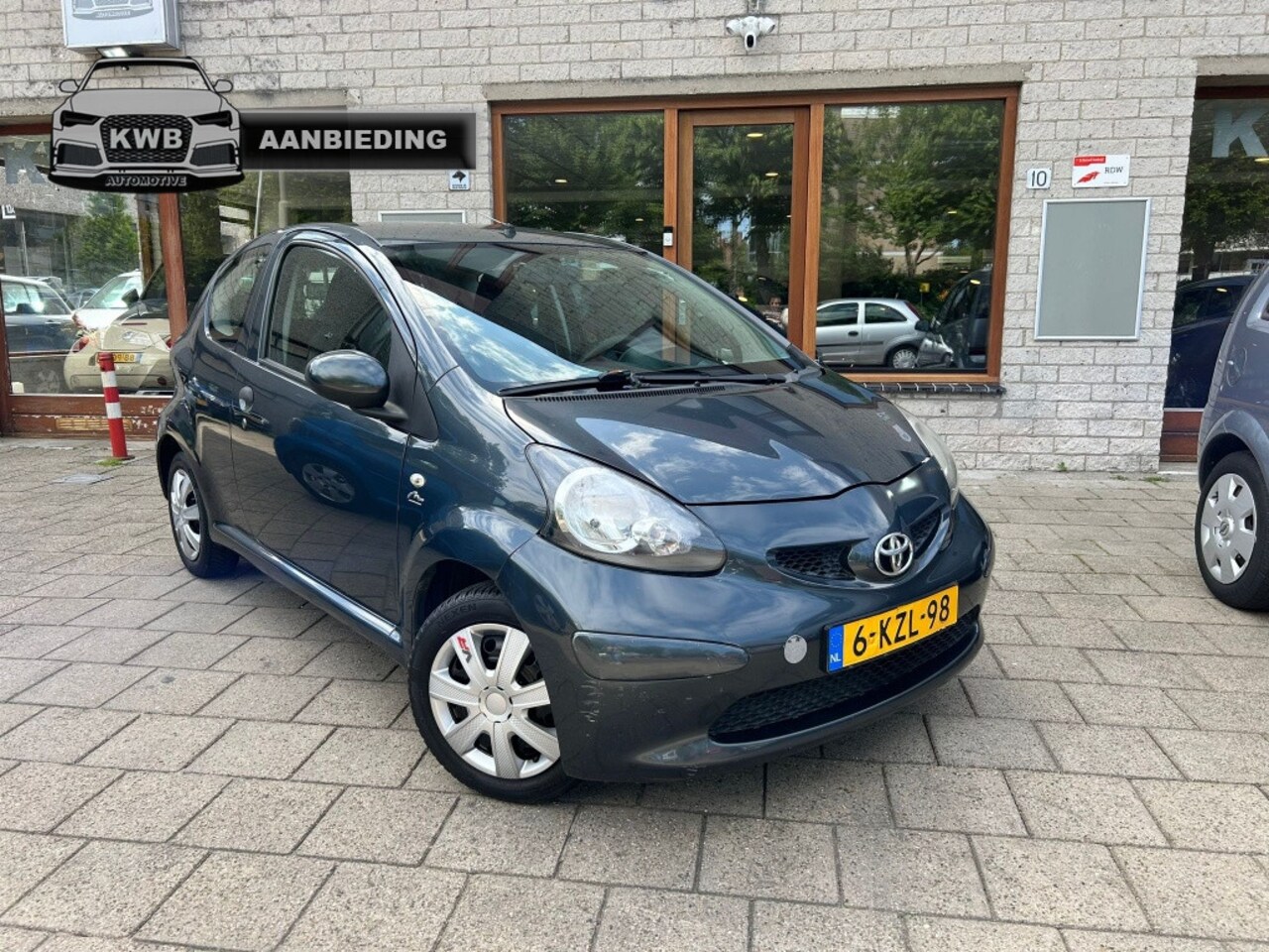 Toyota Aygo - 1.0-12V 3Drs nieuwe apk grijs 2008 - AutoWereld.nl