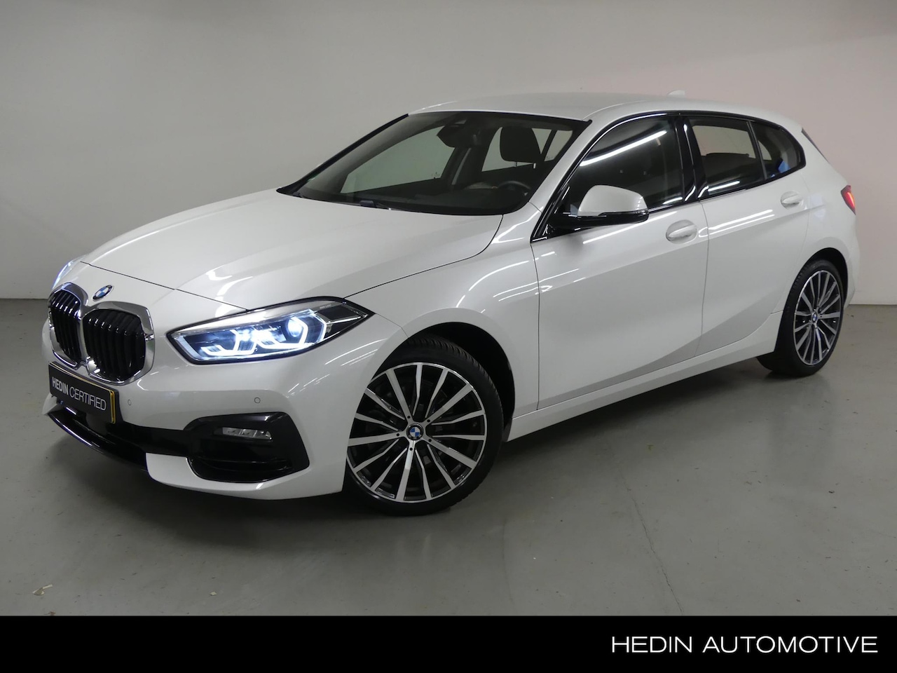 BMW 1-serie - 118i Executive Edition |  Sport Line | Connected Package Professional | 18" Lichtmetalen V - AutoWereld.nl